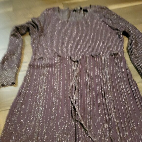 Daisy Fuentes scoop Neck Empire tie waist. Long sleeves - LG. Purple/Silver - Picture 2 of 8